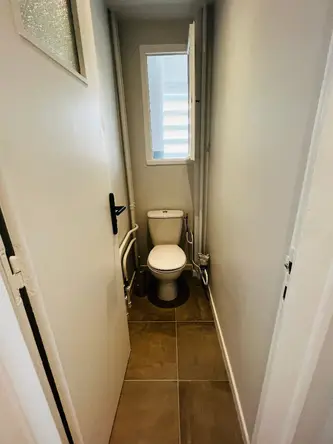 WC indépendant — colocation Rue Greuze Villeurbanne